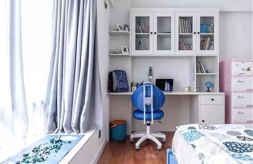 也可以拥有完美书房小户型必备的卧室书桌一体化设计