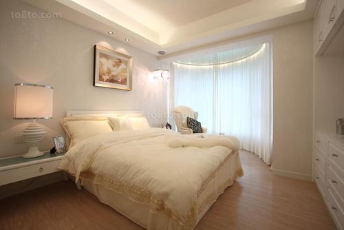 现代风格米白卧室装修效果图